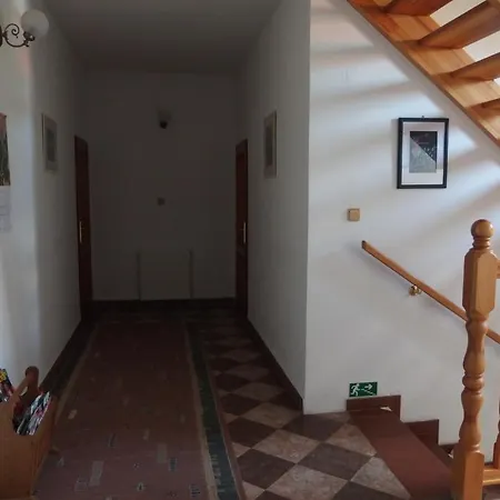 U Studánky 3*